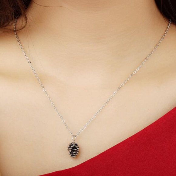 💎✨  Pinecone Necklace - Picture 6 of 10
